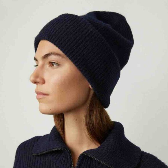 Lisa Yang, The Stockholm Beanie, 100% Cashmere, Turquoise, EUC - Picture 4 of 4